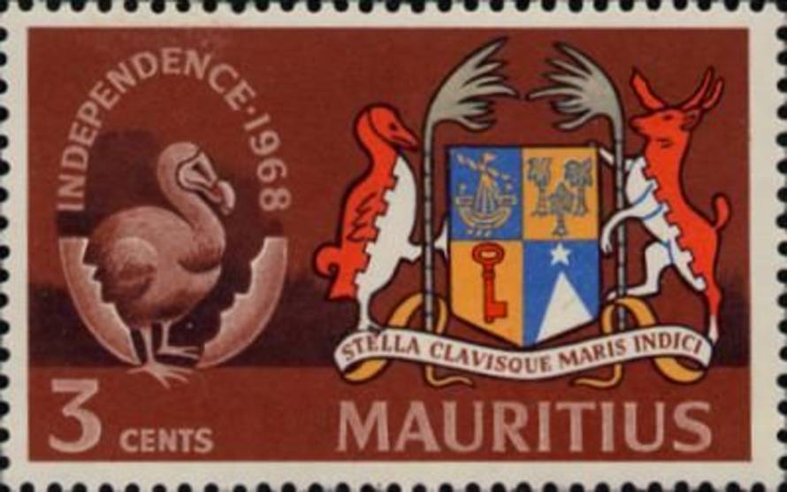 Mauritius 1968 1992. Герб Маврикия. Птицы на марках Маврикий. Герб Маврикия птица. Герб государства Маврикий.
